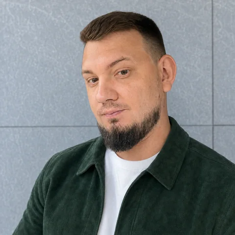 Виталий Карташов — автор «Учётника»